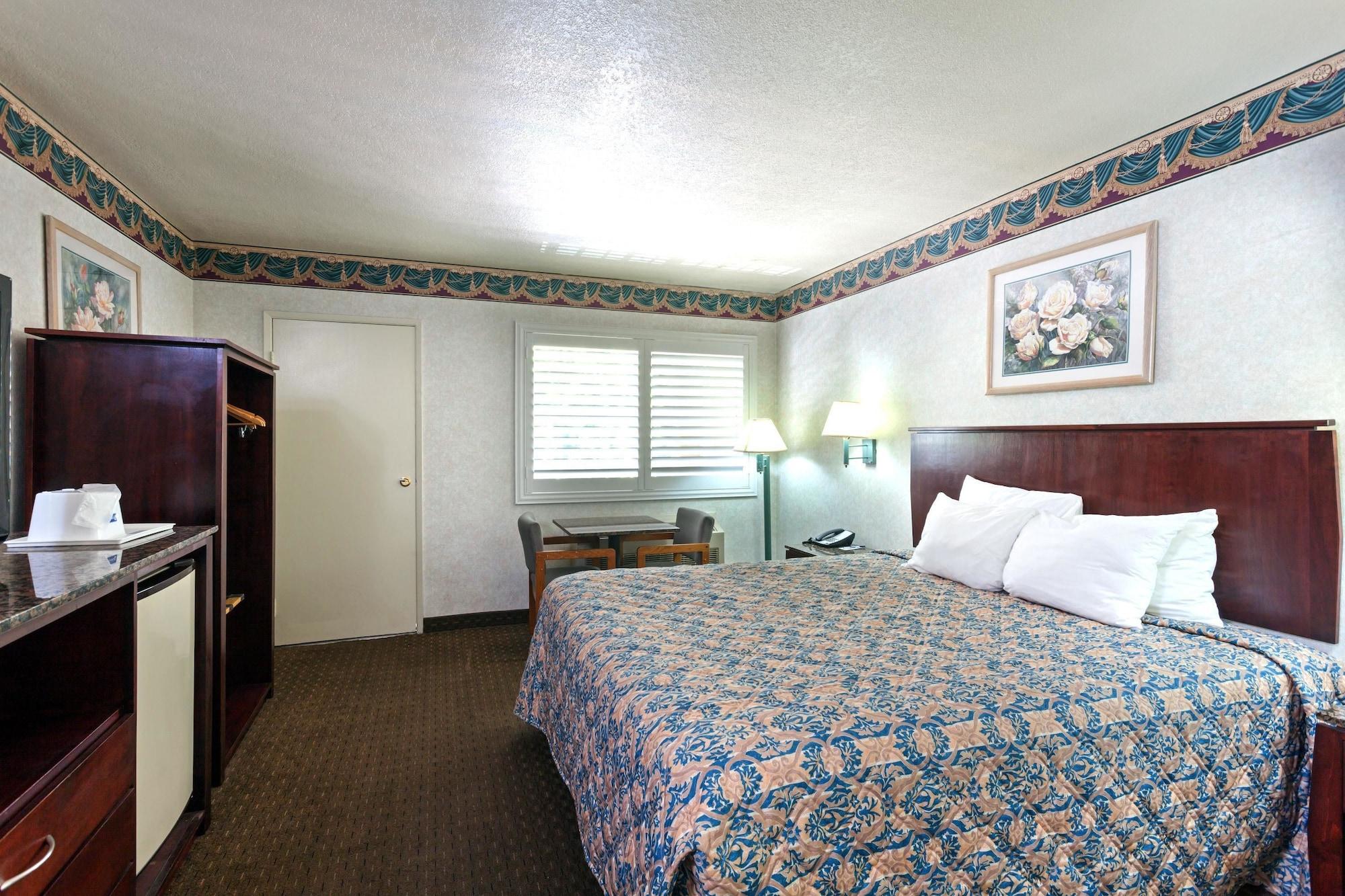 Travelodge By Wyndham Long Beach Convention Center Exterior photo